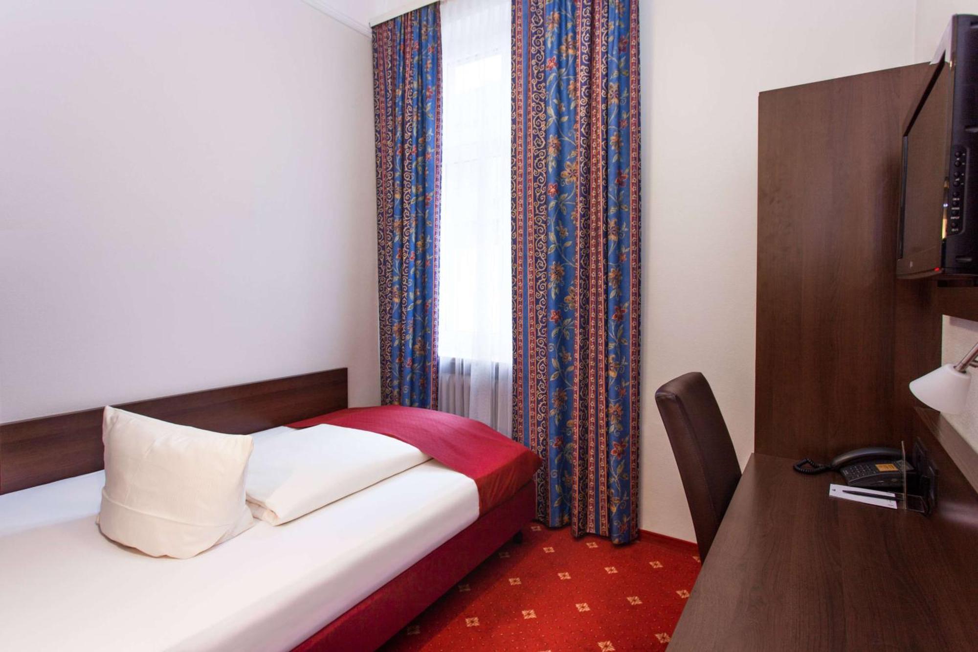 Hotel Centro National Frankfurt City, Trademark Collection By Wyndham Frankfurt am Main